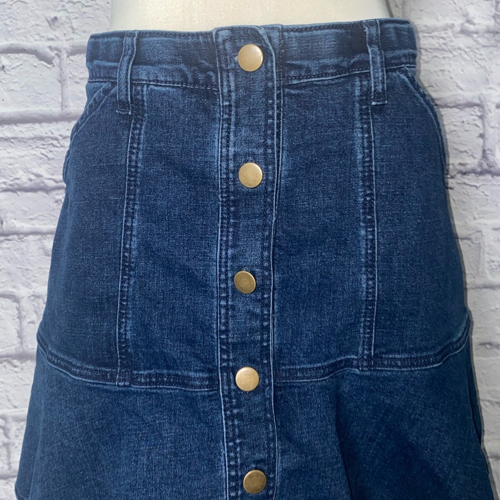 Draper James Denim Button Front Peplum Skirt. High-Waisted. Pockets. Size 8. - Picture 10 of 14